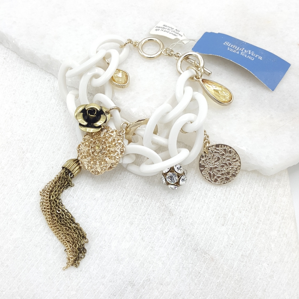 ✔️🎉🎉🎉 HOST PICK 🎉🎉🎉 Simply Vera White Charm Bracelet